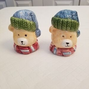 Jay Imports Earthware Teddy Bear  Salt and Pepper With Christmas Hats